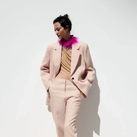 NWT Adjustable feather necklace Zara pink - Picture 2 of 3